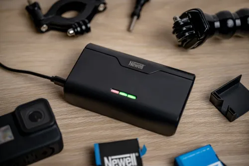 ładowarka-trójkanałowa-newell-usb-c-do-gopro-5-6-7-8-9-10-11 (9).jpg